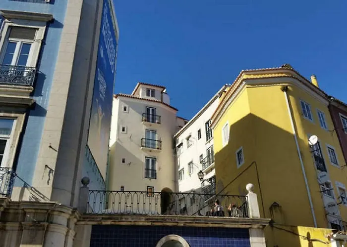 Alfama T1 Travel
